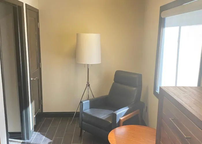 The Sandusky Melrose - Next To The Cedar Point Sports Center And Sports Force! Recently Renovated!