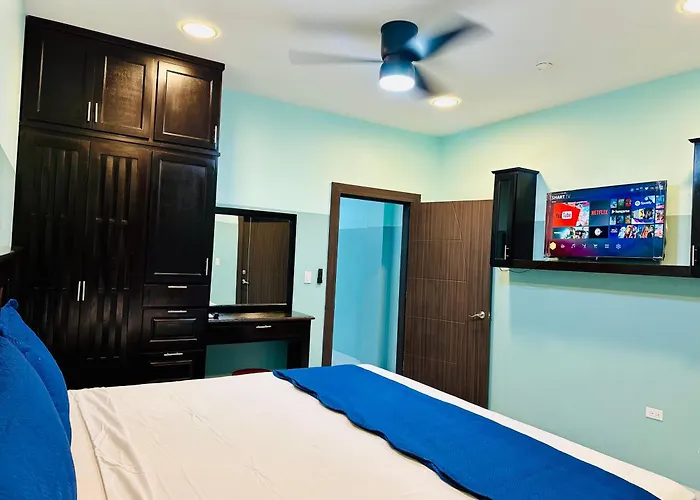 Hotel Sea Queen Suite & Golf Cart Rental