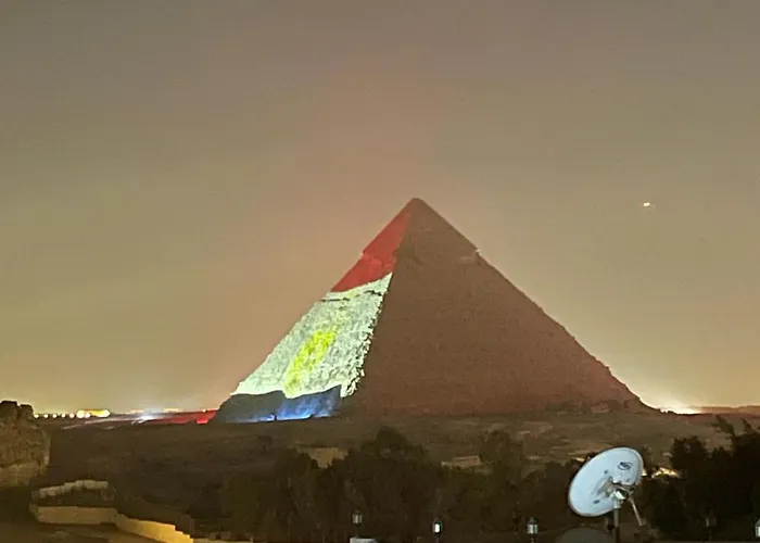 Pyramids House View Hotel