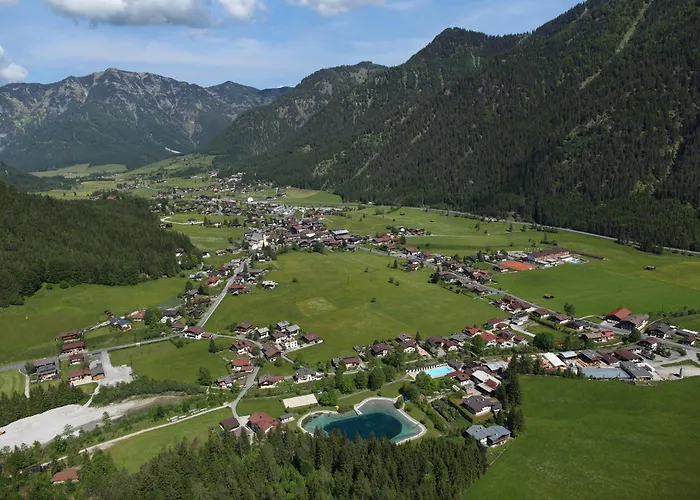 Hotel Tiroler Adler - Bed And Breakfast