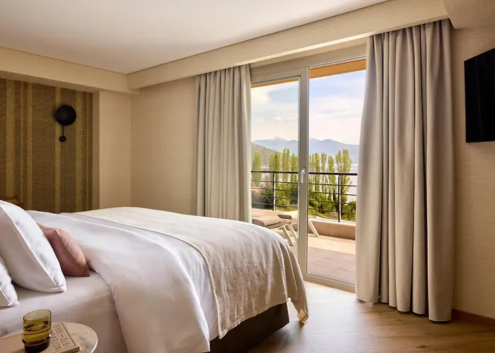 Limneon Resort & Spa