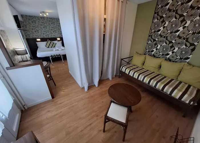 Les Cols Verts - Logis Hotels