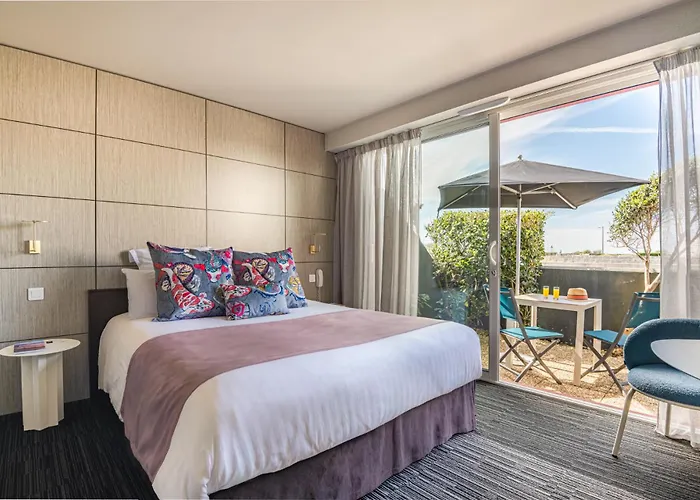 Logis Hôtellerie Les Brisants , Restaurant J M Perochon