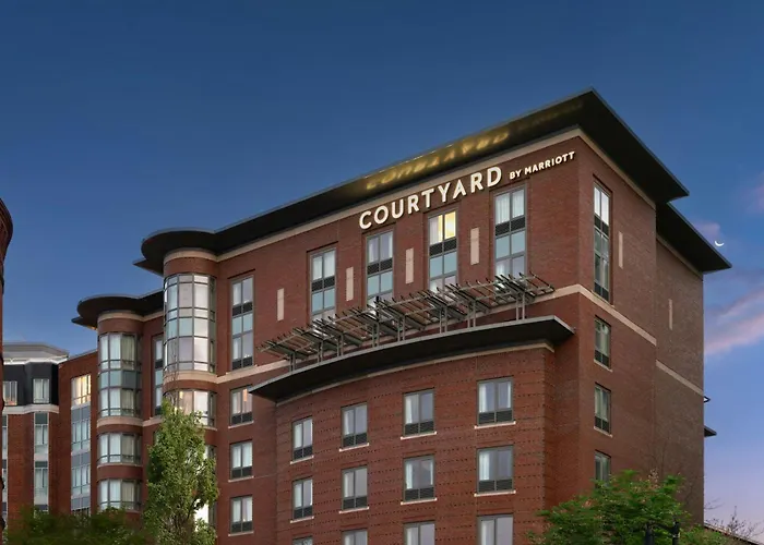 Courtyard By Marriott Boston Brookline