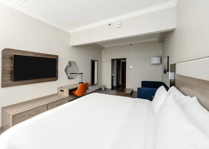 Holiday Inn Express Hotel & Suites Charleston - Northwoods By Ihg