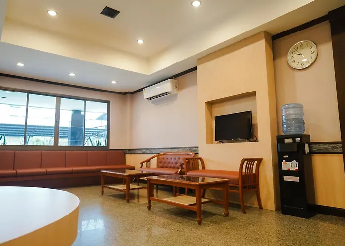 Klaang Muang Hotel