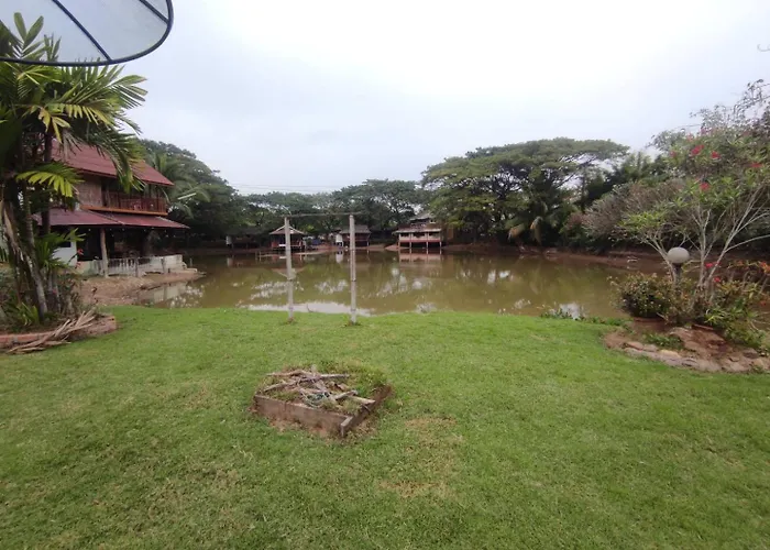 Baan Suan Ruen Chan Hom บ้านสวนเรือนจันทร์หอม