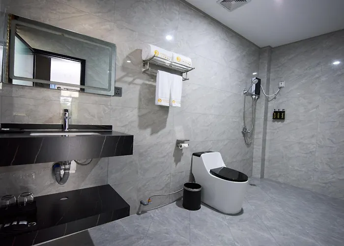 Belau Almond Hotel 贝尔曼酒店