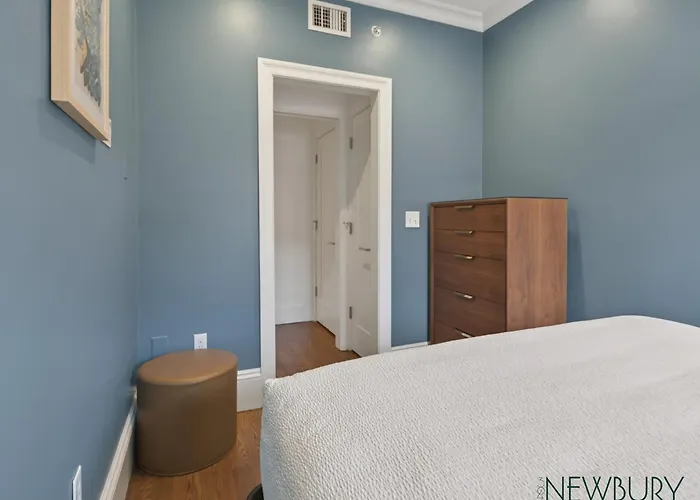 304 Newbury Street By Thatch