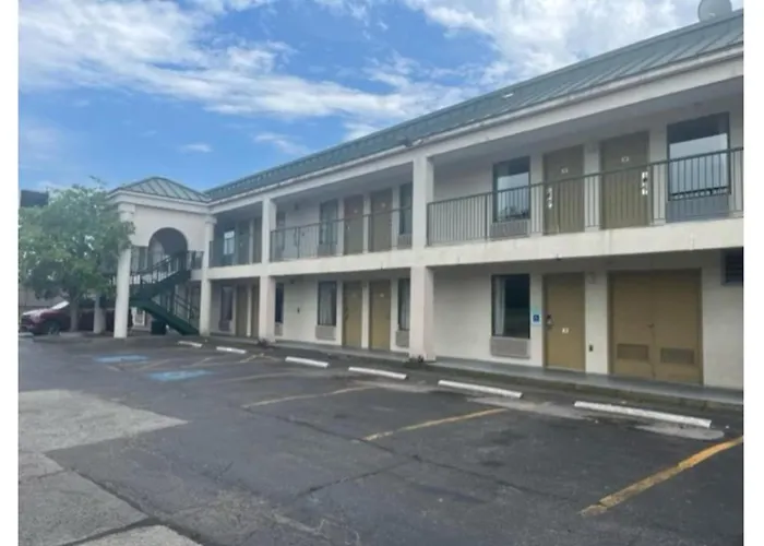 Studio 6 Suites Louisville Ky Airport/Expo Center