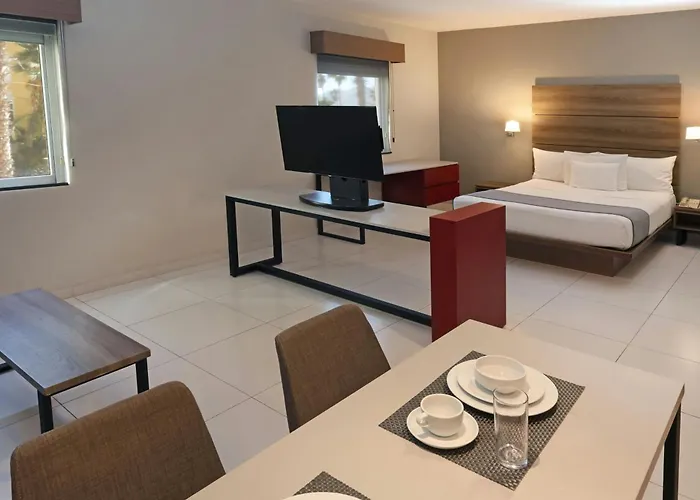 City Express Plus By Marriott Cabo San Lucas