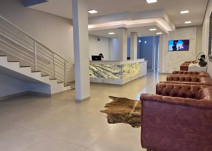 Rosa'S Hotel