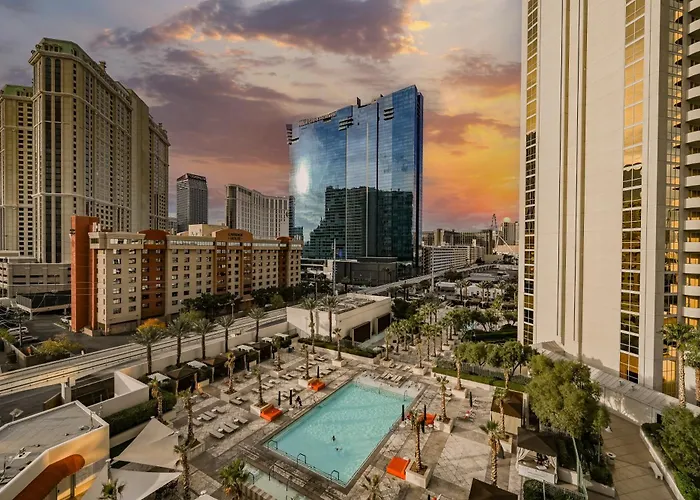Stripviewsuites At Signature