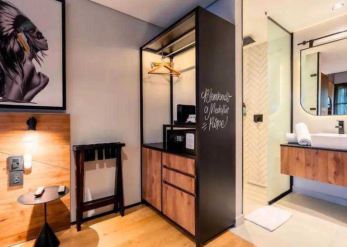 Hashtag 98 Hotel By Jalo