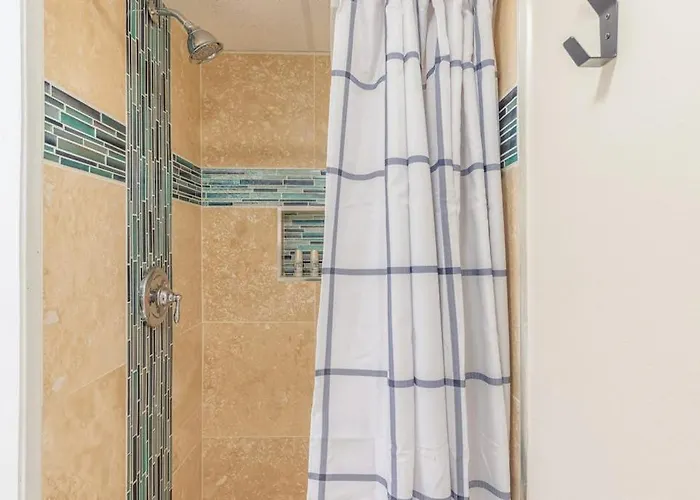 Kona Islander Inn 112