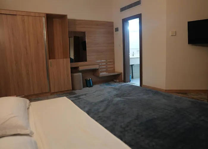 فندق قصر الخورنق