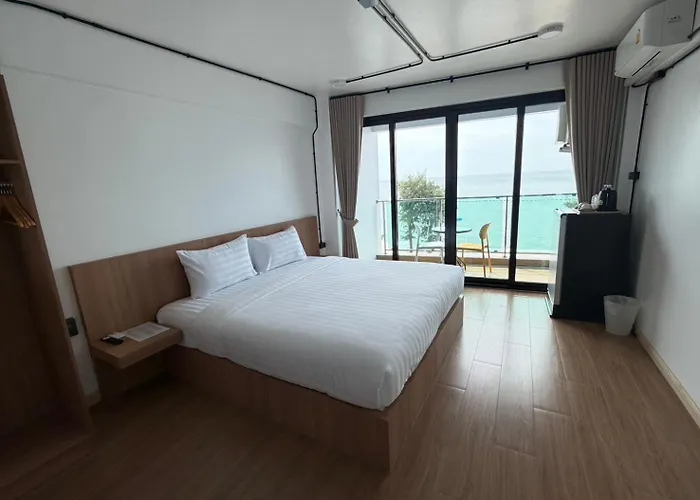 โรงแรม เซิร์ฟบีช Surf Beach Hotel