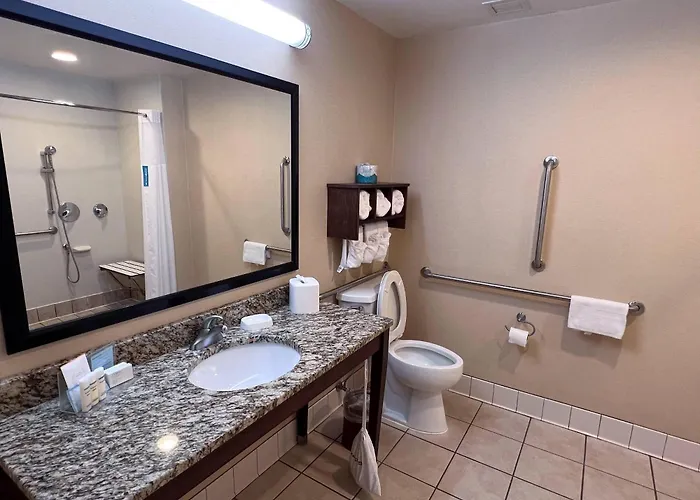 Clarion Pointe Cherokee