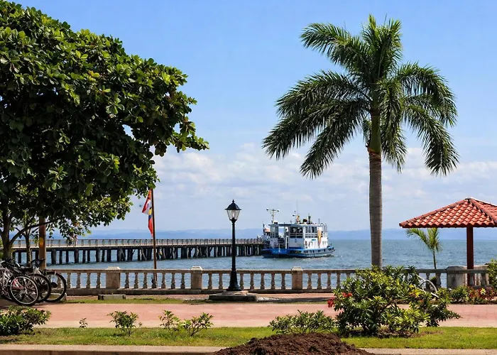 Hotel El Maltese - Lakefront