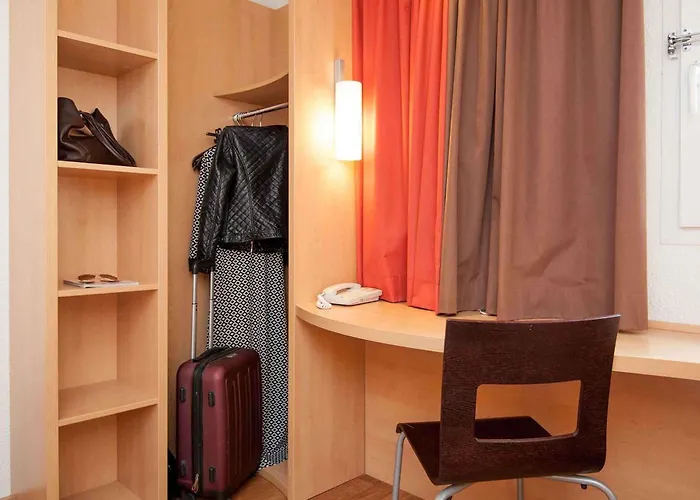 Ibis Avallon