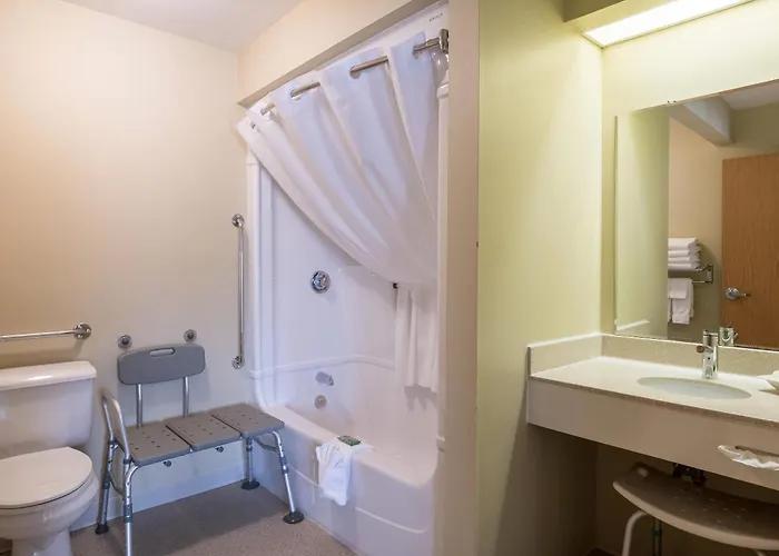 Amsterdam Inn & Suites, An Ascend Collection Hotel