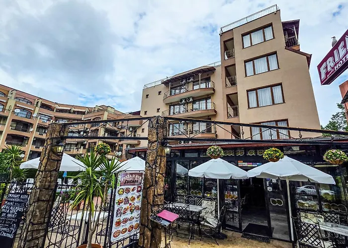 Friends Family Hotel - Free Parking