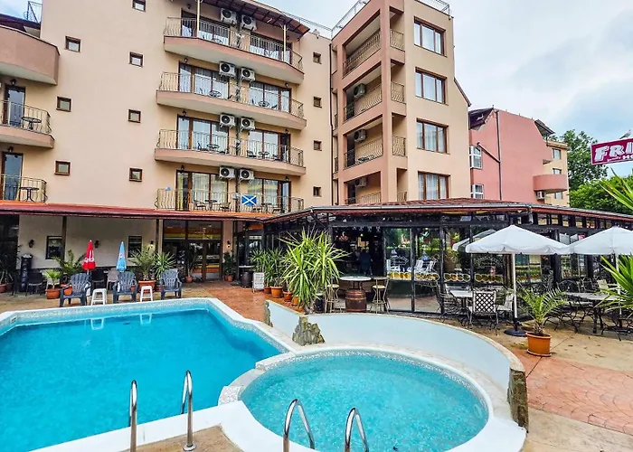 Friends Family Hotel - Free Parking