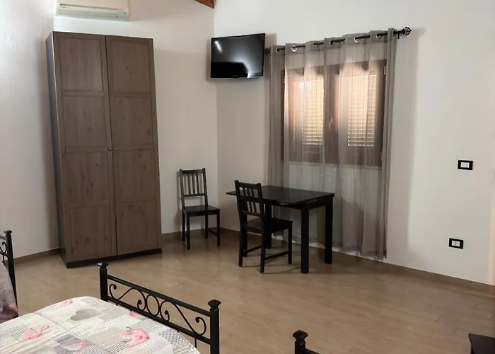 Samarcanda Hotel & Parking Di Parmigiani Silvia