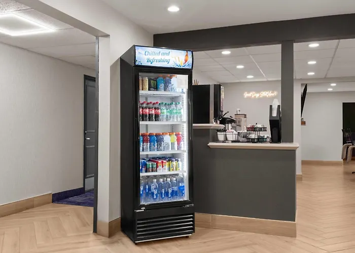 La Quinta Inn By Wyndham Milwaukee Airport / Oak Creek