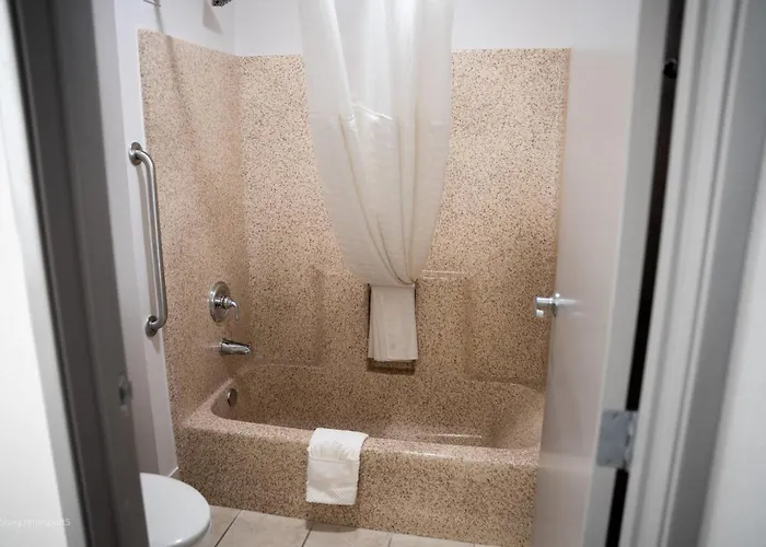 Comfort Suites Airport Tukwila Seattle