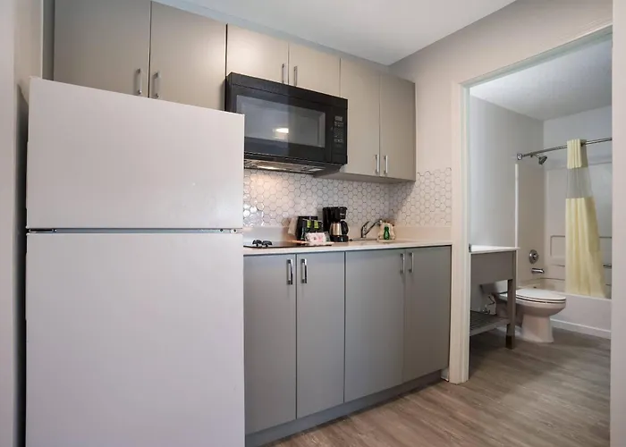 Suburban Studios Biloxi North Area