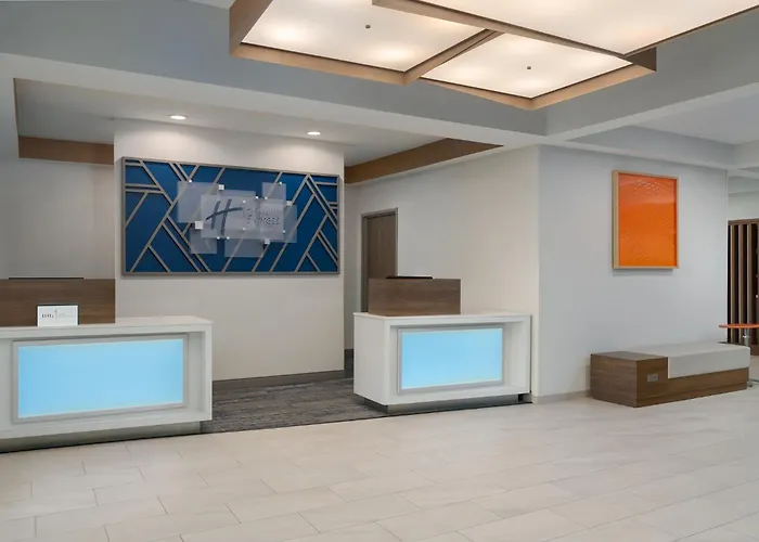 Holiday Inn Express & Suites Alexandria By Ihg