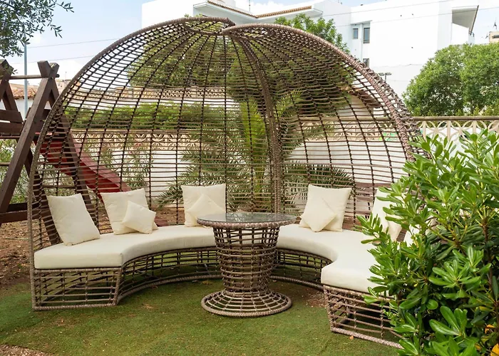 Petit Garden Hotel By Flacalco