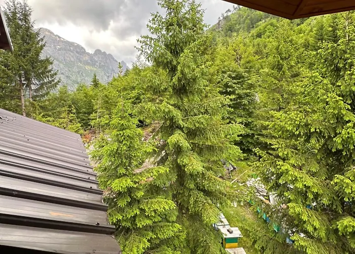 Natyra Balcony