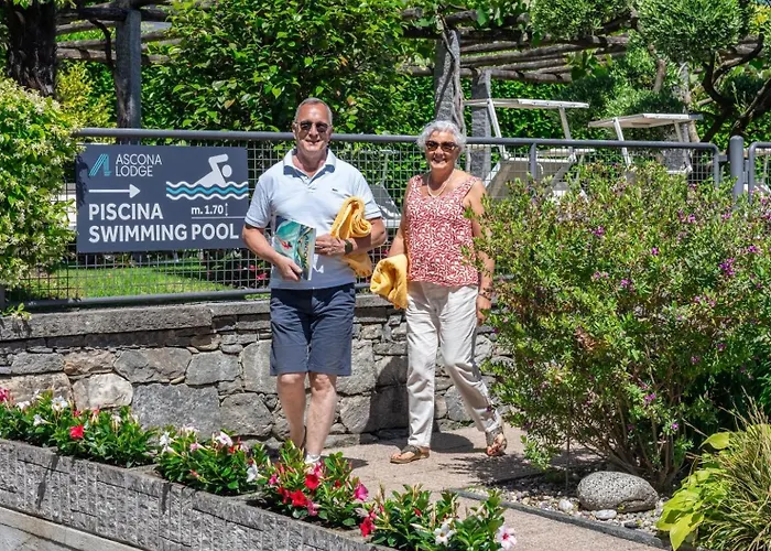 Ascona Lodge, Pool & Garden Retreat