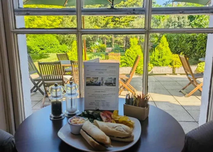 Lysses House Hotel