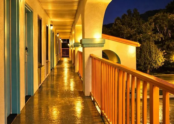 Howard Johnson By Wyndham Chattanooga Lookout Mountain I-24