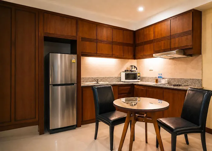 Whitehouse Condotel