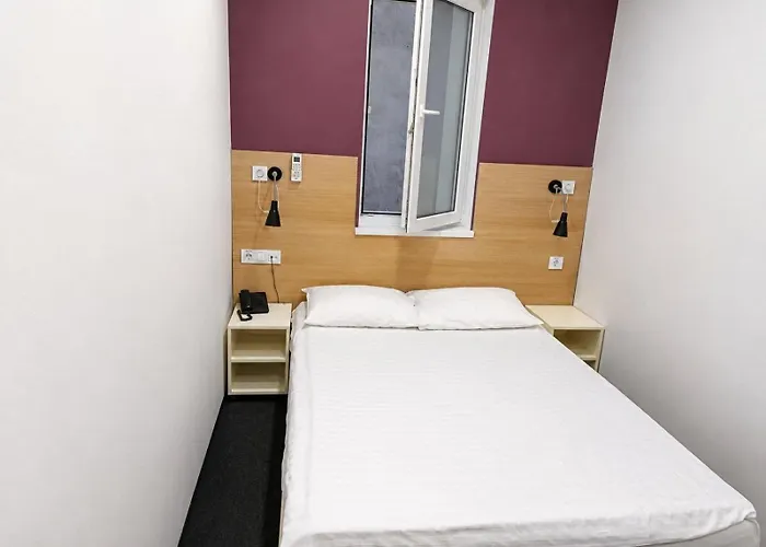 Orange Hotel