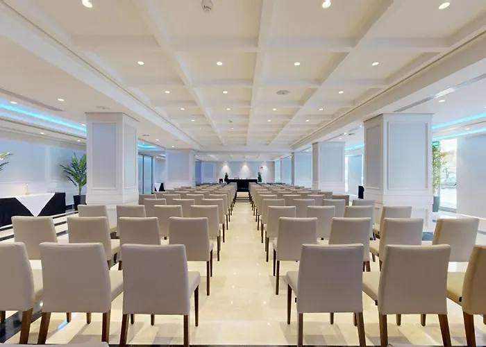 Hotel Andalucía Center