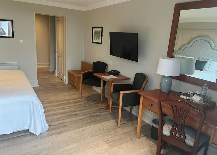 New House Country Hotel