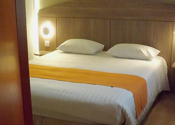 The Originals City, Hôtel Le Gayant, Douai (Inter-Hotel)