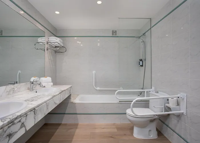 Hotel Montjoi By Brava Hoteles