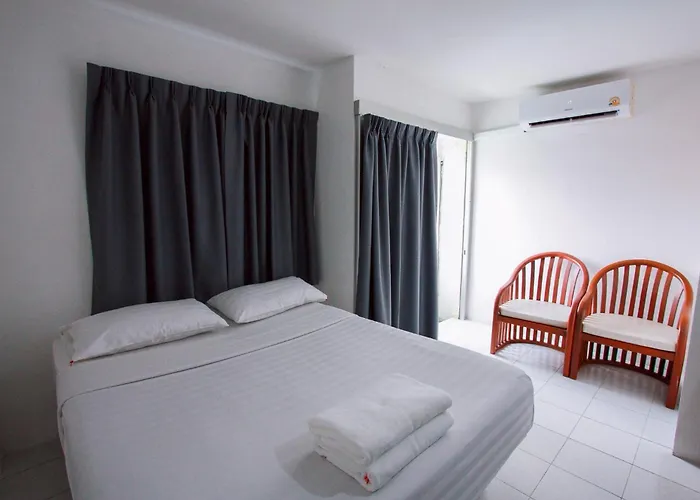 18 Coins Budget Hotel