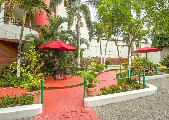Hotel y Suites Los Encantos