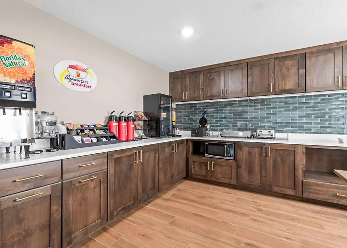 Super 8 By Wyndham Perham