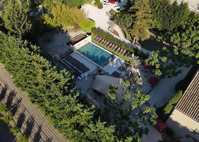 Le Domaine des Grès Luberon - Hôtel - Restaurant Sous les Platanes - Restaurant 901 côté piscine