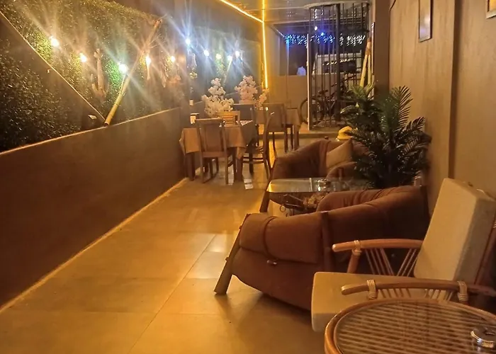 Dostlar Hotel