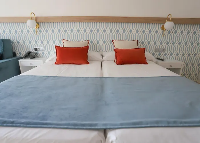 Hotel Oasis Con Parking Incluido