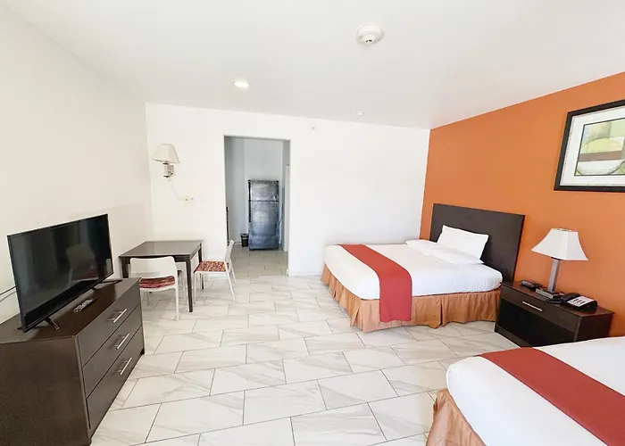 Lux Inn And Suites